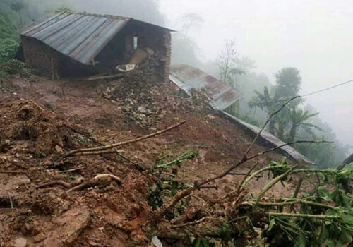 बागलुङमा बाढीले दुई घर पुरिए